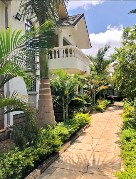 Magnificent 5-Bedroom All-Ensuite Maisonette on ¼-Acre Manicured Gardens-1