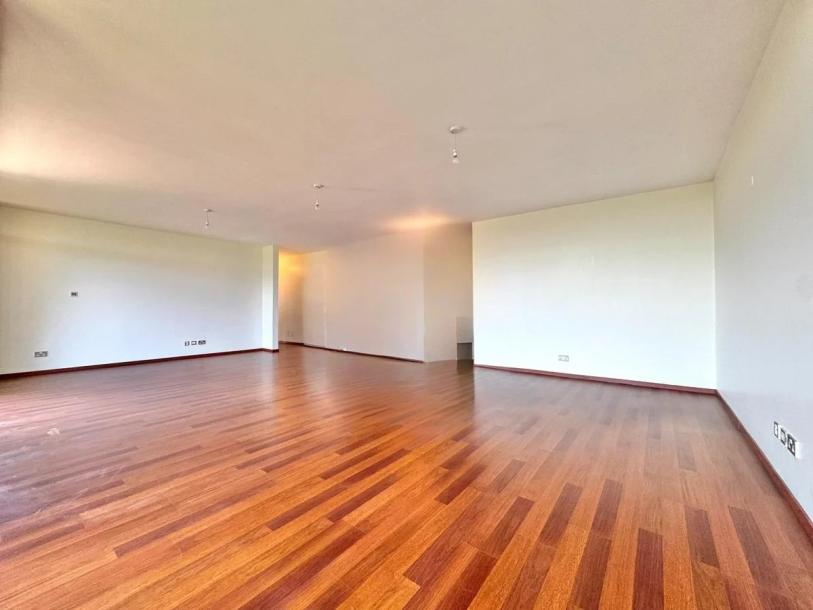 Executive 3-Bedroom En-Suite Apartment for Rent in Parklands-4